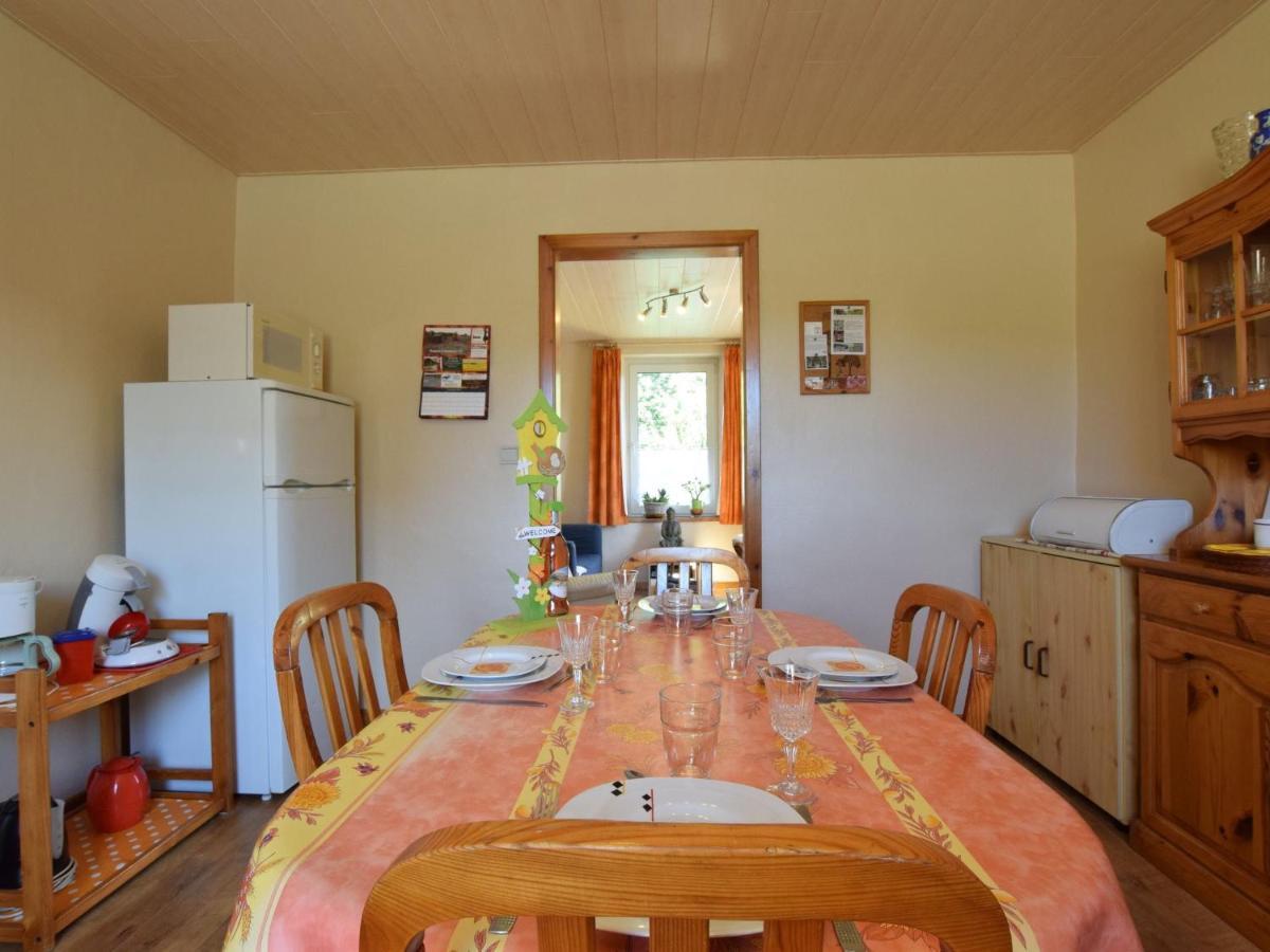 Casa de Férias Cozy Near The Forest In Bovigny Gouvy